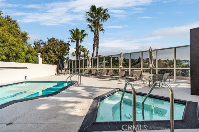 Detail Gallery Image 7 of 36 For 171 N Church Ln #407,  Los Angeles,  CA 90049 - 2 Beds | 2 Baths