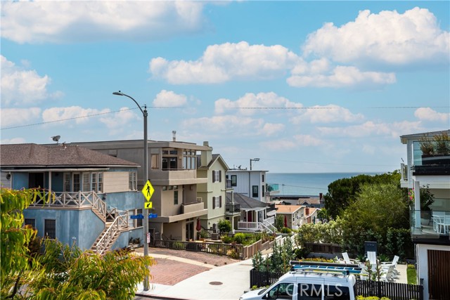 301 4th St, Manhattan Beach, California 90266, 4 Bedrooms Bedrooms, ,3 BathroomsBathrooms,Residential,Sold,4th St,SB22117855