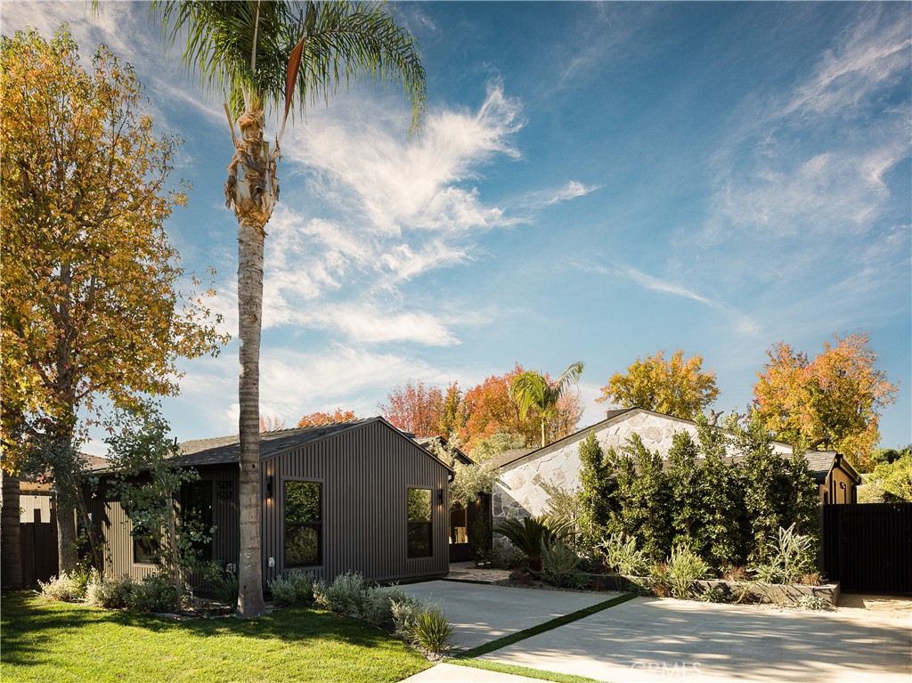 5239 Allott Avenue