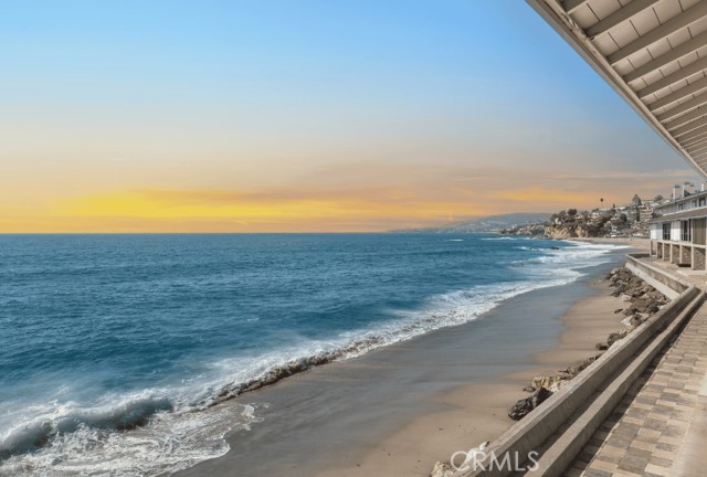 89 Blue Lagoon Villa, Laguna Beach CA: https://media.crmls.org/medias/302724b4-46fb-49dd-9f9e-e3e06956d665.jpg