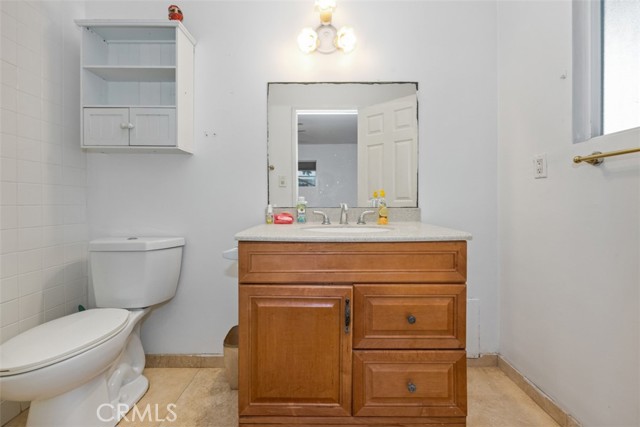 Detail Gallery Image 17 of 26 For 19115 Galway Ave, Carson,  CA 90746 - 3 Beds | 2 Baths