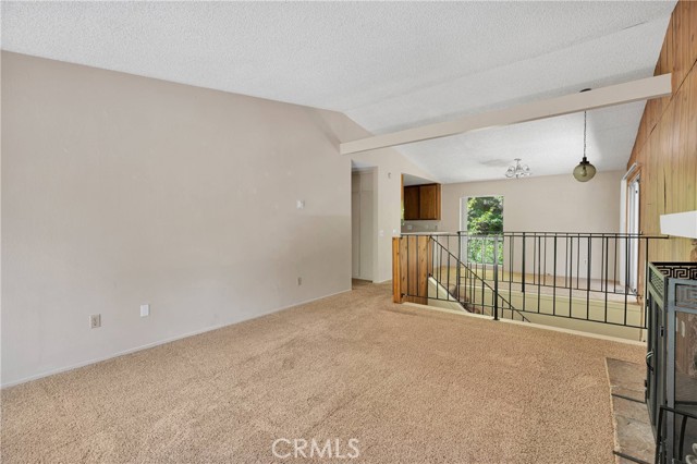 101 Rockledge Lane, Lake Arrowhead CA: https://media.crmls.org/medias/3027a0fe-1c52-4ed2-82af-e01e17263191.jpg