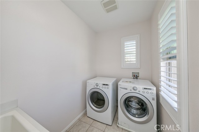 Detail Gallery Image 5 of 22 For 177 Firefly, Irvine,  CA 92618 - 5 Beds | 3 Baths