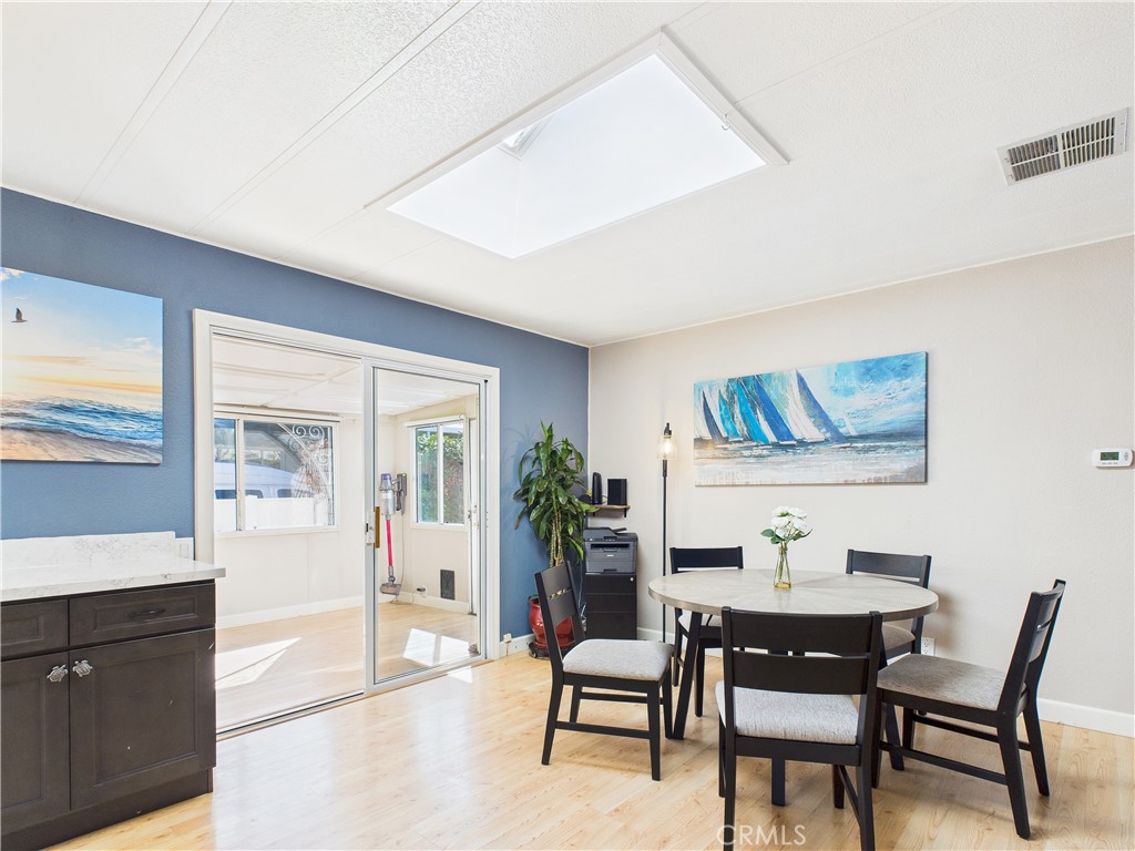 MLS #OC25245628 image #11