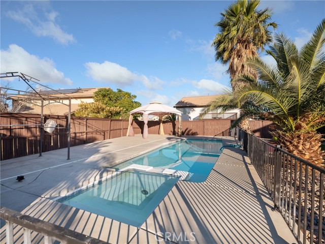 Detail Gallery Image 39 of 46 For 12304 Sunglow Ct, Victorville,  CA 92392 - 4 Beds | 2/1 Baths
