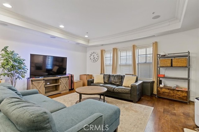 Detail Gallery Image 13 of 31 For 12026 Hoffman Steet #101,  Studio City,  CA 91604 - 3 Beds | 3 Baths
