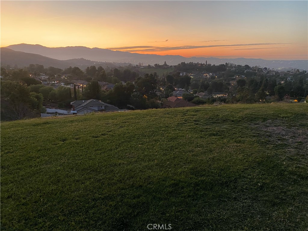 https://media.crmls.org/medias/30287f9e-9ad9-48af-87a1-ea44837e436f.jpg?preset=X-Large
