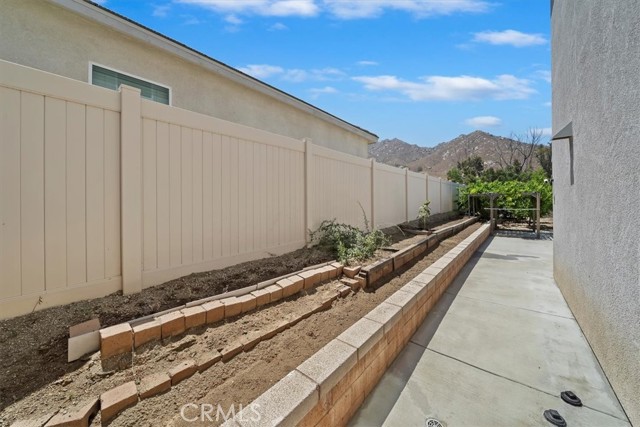 20697 Bison Mesa Road, Riverside CA: https://media.crmls.org/medias/30293e2c-8d0b-4924-9bcd-de50c0b9d518.jpg