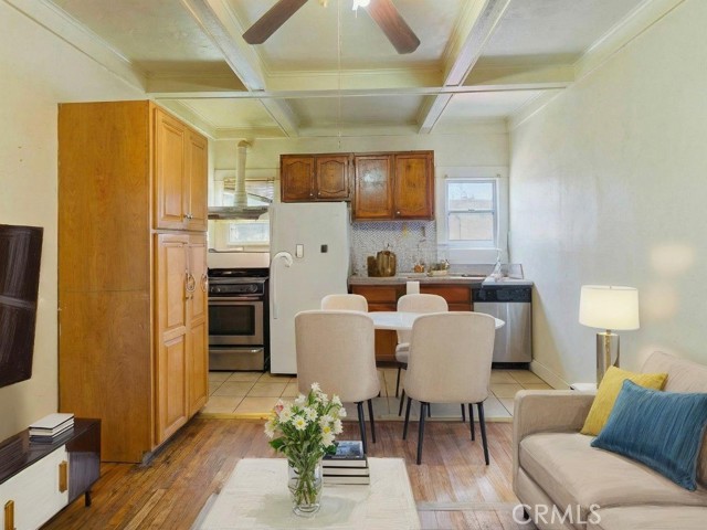 Detail Gallery Image 11 of 57 For 608 W 52nd, Los Angeles,  CA 90037 - 3 Beds | 2 Baths