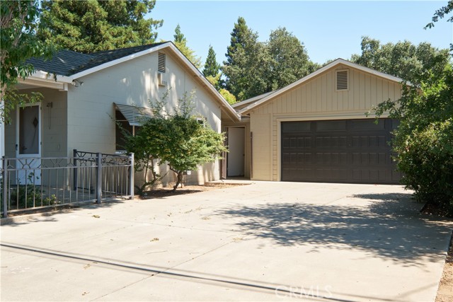 Detail Gallery Image 3 of 46 For 199 E Shasta Ave, Chico,  CA 95973 - 2 Beds | –/2 Baths