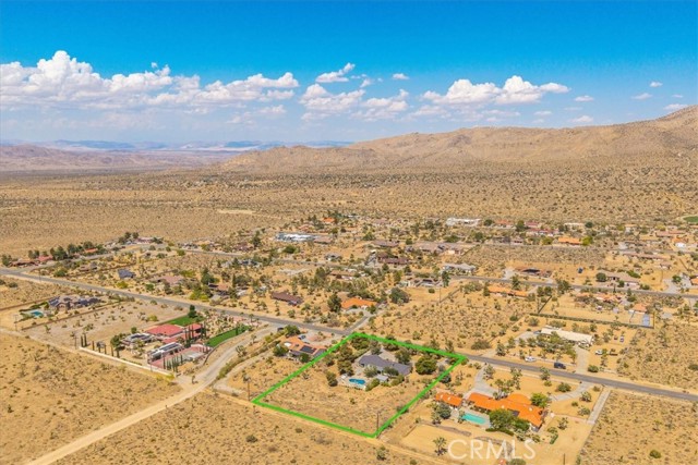 9124 Joshua Lane, Yucca Valley CA: https://media.crmls.org/medias/302af633-f0c0-49a2-a0e3-406dc571e244.jpg