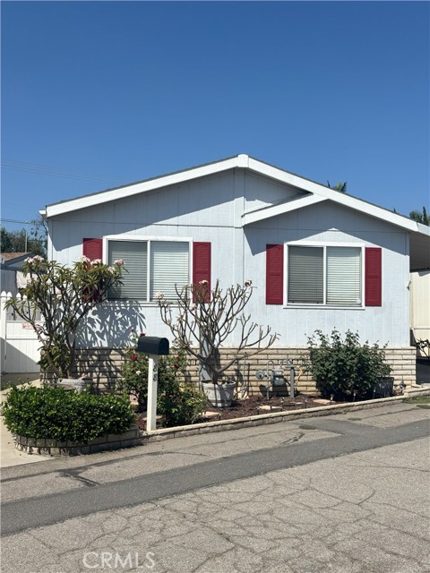 Detail Gallery Image 1 of 10 For 1414 W Central Ave #88,  Brea,  CA 92821 - 3 Beds | 2 Baths