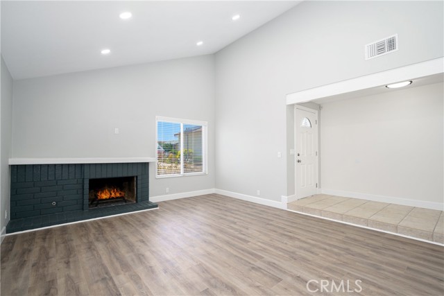 3701 S Ross Street, Santa Ana CA: https://media.crmls.org/medias/302be3bf-60bb-4e4b-8aed-1e10d8dc70df.jpg