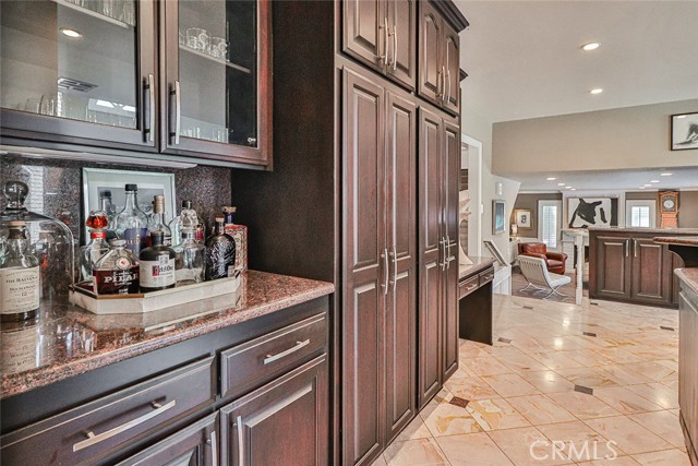 Detail Gallery Image 24 of 74 For 17141 Superior St, Northridge,  CA 91325 - 6 Beds | 4 Baths