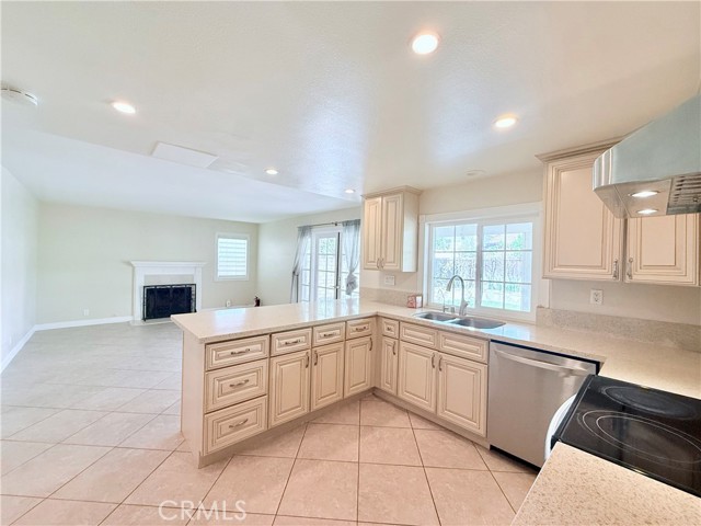 Detail Gallery Image 14 of 33 For 7 Calhoun, Irvine,  CA 92620 - 4 Beds | 2/1 Baths