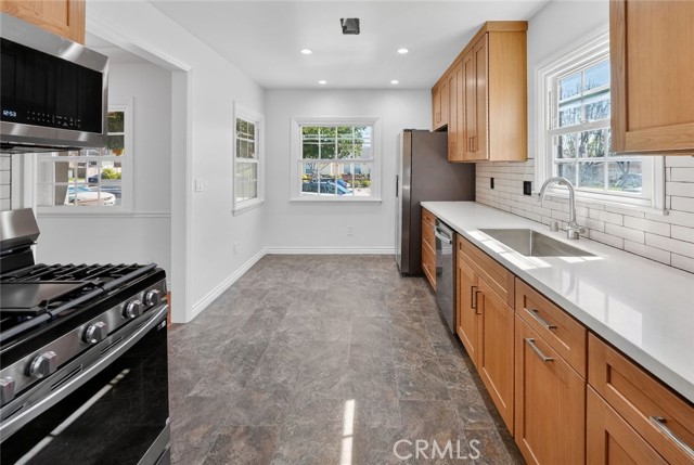 Detail Gallery Image 10 of 29 For 1641 N Catalina, Burbank,  CA 91505 - 3 Beds | 2 Baths