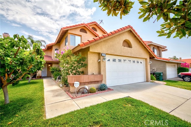 7645 Honeysuckle St, Fontana, CA 92336