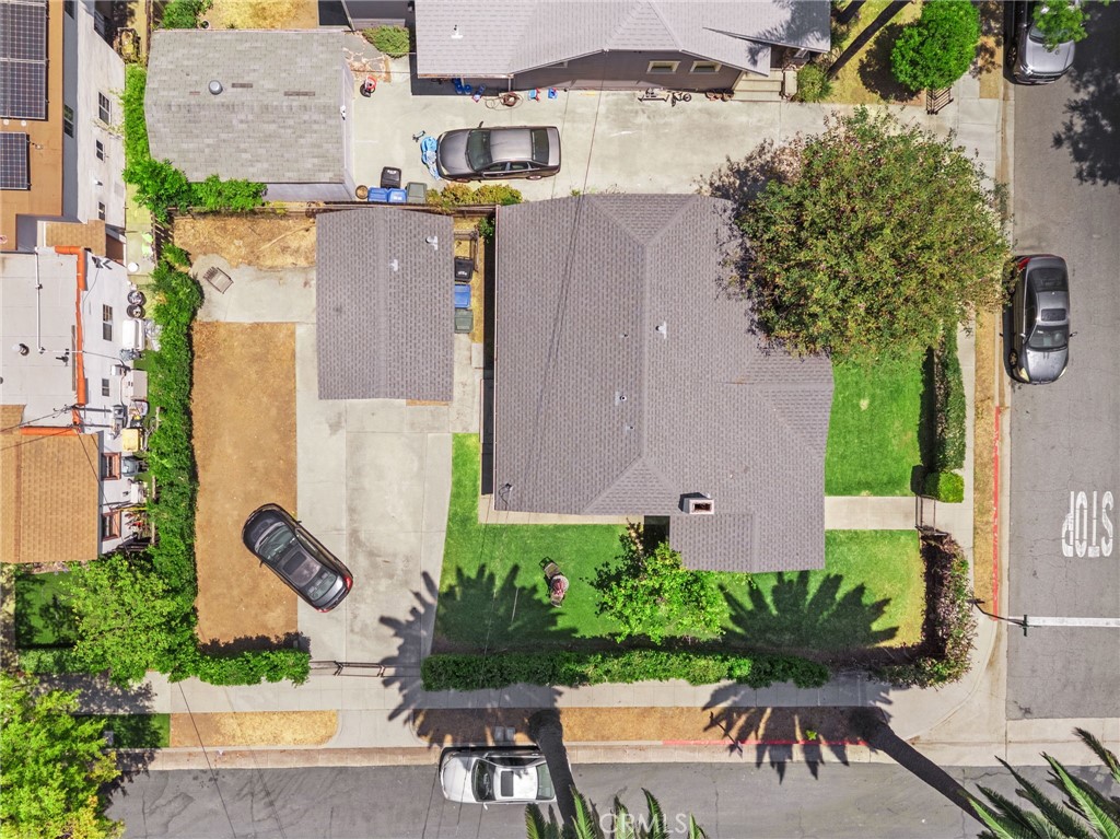https://media.crmls.org/medias/302e2aa5-4b94-474e-8e50-d46b4b856ef0.jpg?preset=X-Large