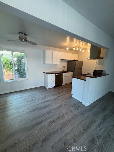 24311 Santa Clara Ave, Dana Point CA: https://media.crmls.org/medias/302e55ee-de9e-41da-8eb6-59813711f8a9.jpg
