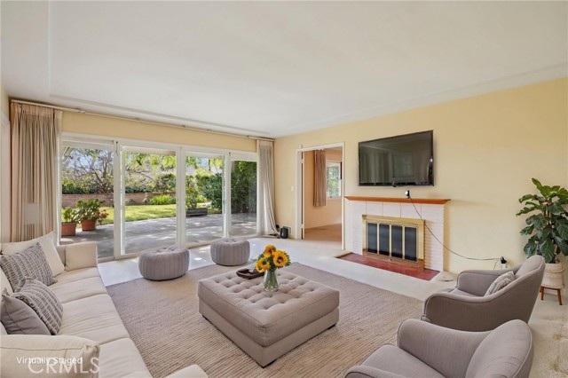 Detail Gallery Image 3 of 42 For 494 Paulette Pl, La Canada Flintridge,  CA 91011 - 3 Beds | 2/1 Baths