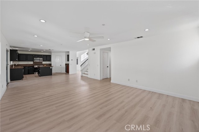 Detail Gallery Image 13 of 39 For 15552 Caravelle, Fontana,  CA 92336 - 4 Beds | 2/1 Baths