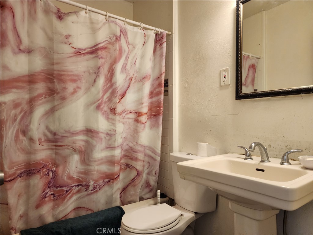 https://media.crmls.org/medias/302fb933-2fd8-423e-9e9a-9fdbf9595744.jpg?preset=X-Large