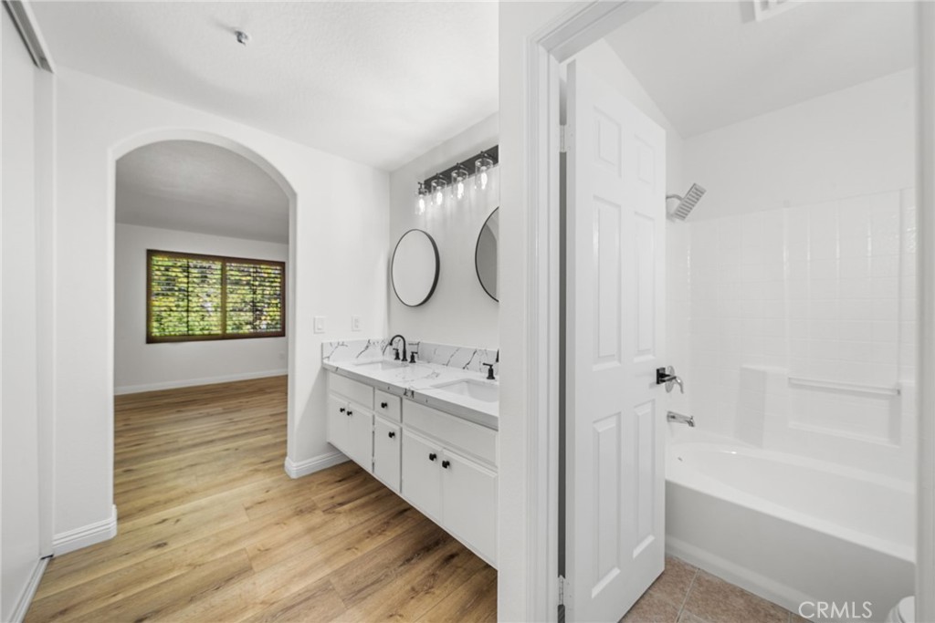 MLS #OC25258182 image #25