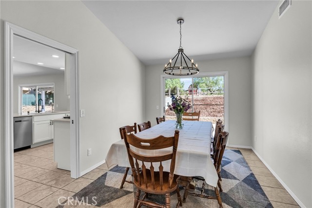 18150 Granite Avenue, Riverside CA: https://media.crmls.org/medias/302ffa7f-f21c-4df7-af7b-7882dc171dda.jpg