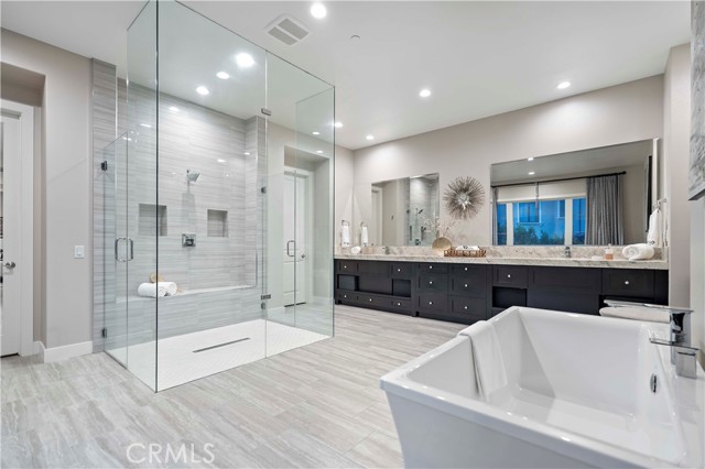 Detail Gallery Image 28 of 36 For 115 Interstellar, Irvine,  CA 92618 - 5 Beds | 5/1 Baths