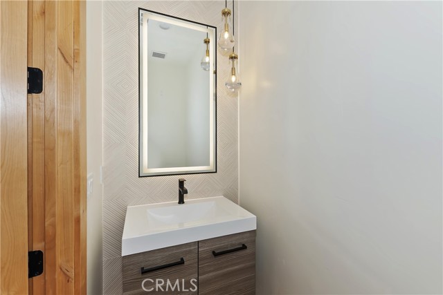 40564 Ironwood Road, Big Bear Lake CA: https://media.crmls.org/medias/303116a5-3ae8-43b0-b40d-adbfc7e5b7a0.jpg