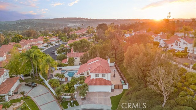 2 Corsica, Laguna Niguel CA: https://media.crmls.org/medias/3031dcbd-5225-4559-af5f-47d99830cff2.jpg