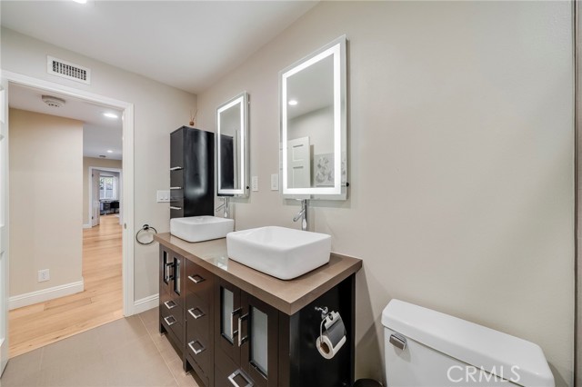 Detail Gallery Image 10 of 19 For 247 Calliope St, Laguna Beach,  CA 92651 - 3 Beds | 2 Baths