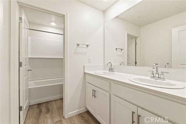 Detail Gallery Image 33 of 51 For 3503 Running Brook, Madera,  CA 93637 - 5 Beds | 2/1 Baths