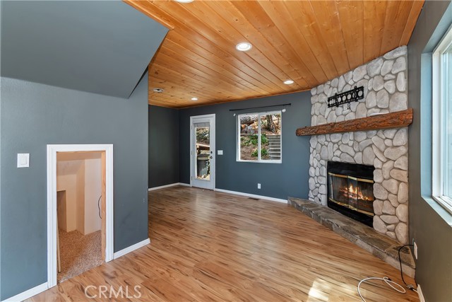 Detail Gallery Image 3 of 17 For 25515 True, Twin Peaks,  CA 92391 - 2 Beds | 2 Baths
