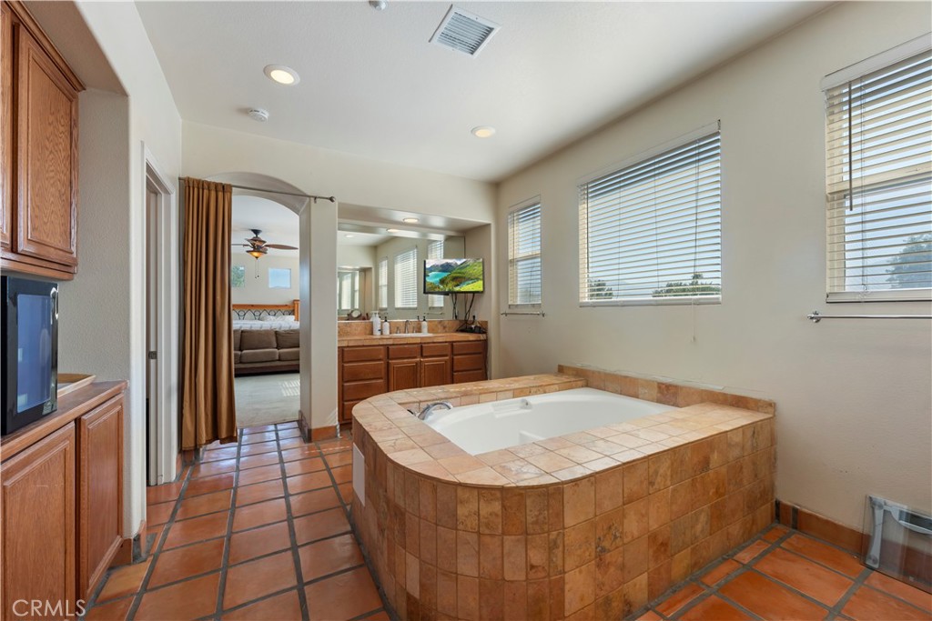 MLS #OC26135046 image #9