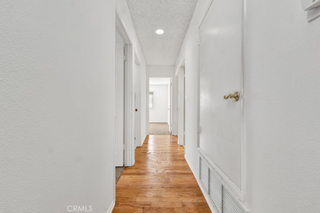 https://media.crmls.org/medias/30337af5-0151-4fae-861c-6cc2840711c8.jpg?preset=X-Large