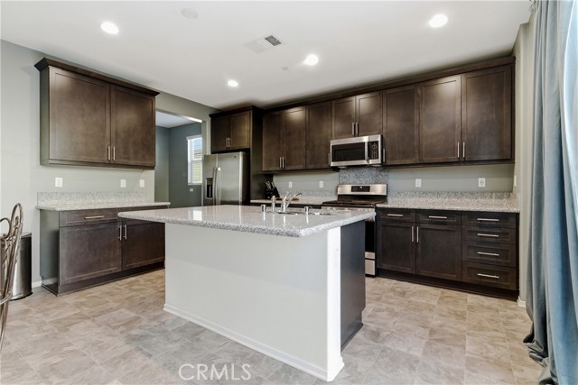 Detail Gallery Image 17 of 43 For 13269 Fremontia, Victorville,  CA 92392 - 5 Beds | 2/1 Baths