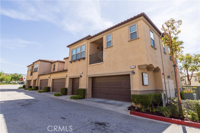 11220 Paseo Sonesta, Porter Ranch CA: https://media.crmls.org/medias/3033c040-fcff-41a0-acd6-0a98ea21eed9.jpg