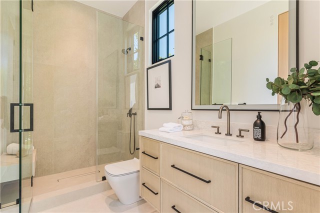 Detail Gallery Image 34 of 37 For 16711 Moorpark St, Encino,  CA 91436 - 6 Beds | 6/1 Baths