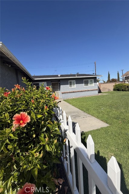 Detail Gallery Image 4 of 39 For 7233 Hayes, Buena Park,  CA 90620 - 4 Beds | 2 Baths