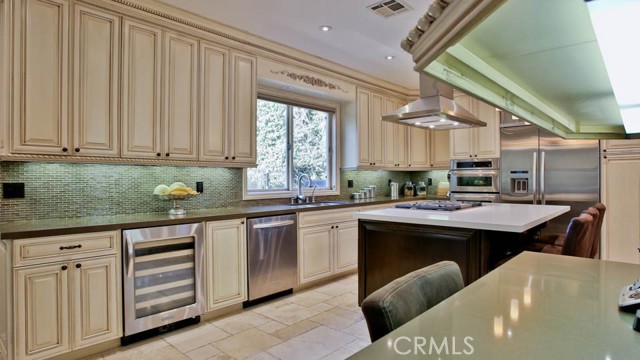 Detail Gallery Image 23 of 61 For 4461 Stern Ave, Sherman Oaks,  CA 91423 - 5 Beds | 4/1 Baths