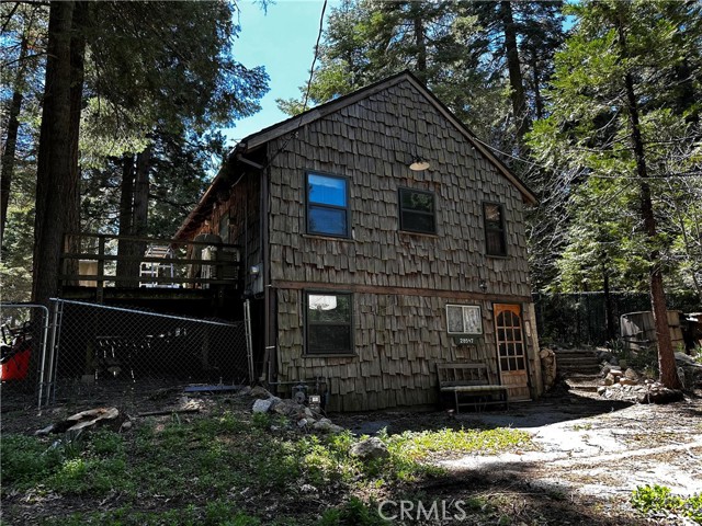 Detail Gallery Image 1 of 33 For 28547 Sycamore Dr, Lake Arrowhead,  CA 92385 - 2 Beds | 1 Baths