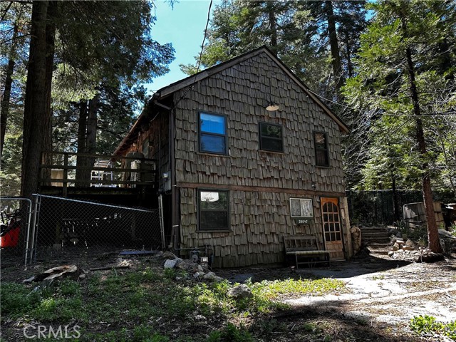 Detail Gallery Image 1 of 33 For 28547 Sycamore Dr, Lake Arrowhead,  CA 92385 - 2 Beds | 1 Baths