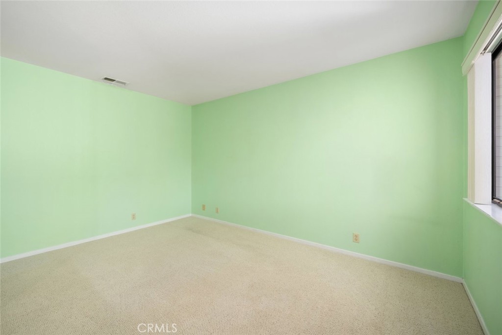 https://media.crmls.org/medias/3035b541-f288-4063-85a6-5ed33046d13e.jpg?preset=X-Large