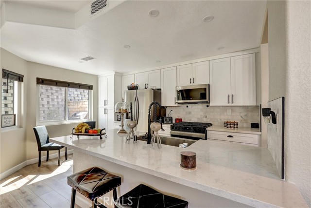 Detail Gallery Image 12 of 37 For 2000 San Antonio Dr, Corona, Corona,  CA 92882 - 3 Beds | 2/1 Baths