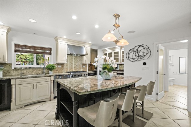 9168 El Azul Circle, Fountain Valley CA: https://media.crmls.org/medias/3035e77d-8197-4224-a549-ef651c249629.jpg