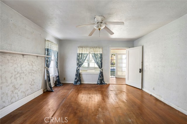 Detail Gallery Image 4 of 8 For 4665 Rio Ave., Long Beach,  CA 90805 - 2 Beds | 1 Baths