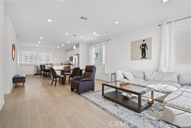 27656 S Faircliff Drive, San Pedro CA: https://media.crmls.org/medias/3036f2f6-c6cf-433b-a7ca-9c9bb5b2582f.jpg