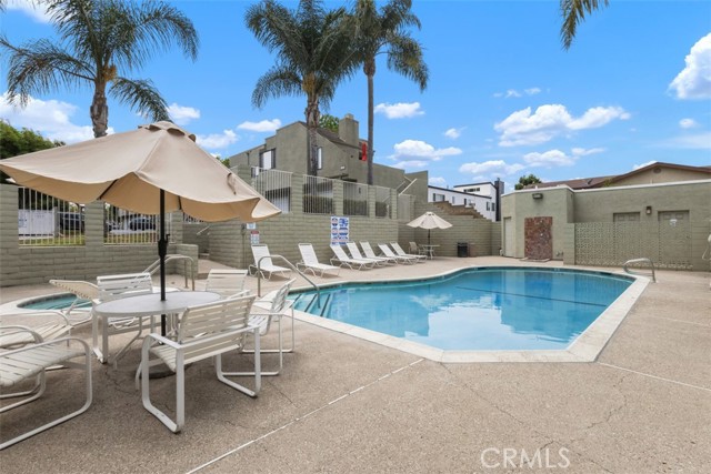17661 Sergio Circle, Huntington Beach CA: https://media.crmls.org/medias/3037f007-dcb3-4887-98b5-e4b06260e3dc.jpg