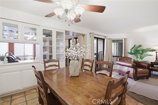 Detail Gallery Image 13 of 33 For 222 N Rose #8,  Burbank,  CA 91505 - 2 Beds | 2 Baths